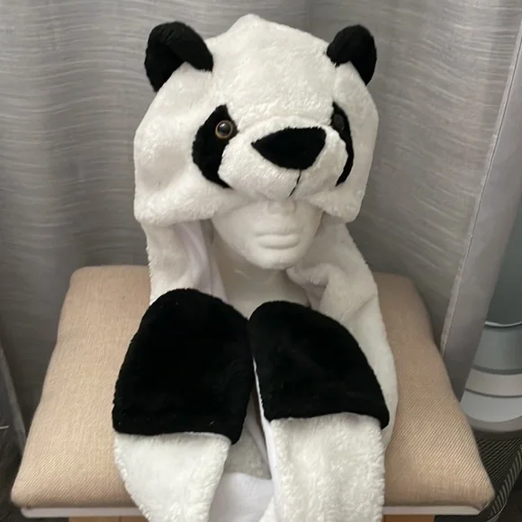 Panda-Themed Black and White Hat - Picture 2 of 9